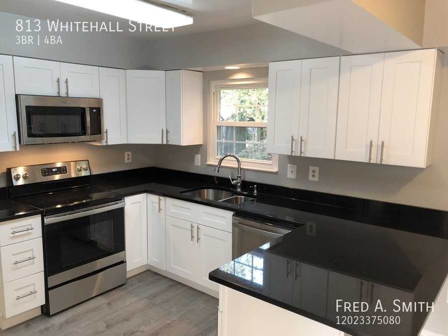 813 Whitehall St - Photo 3 of 38