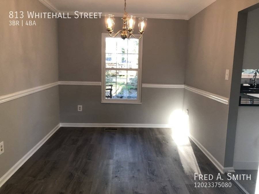 813 Whitehall St - Photo 4 of 38