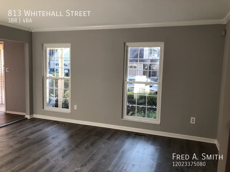 813 Whitehall St - Photo 5 of 38