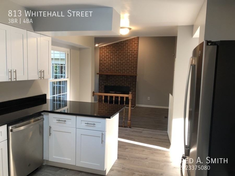 813 Whitehall St - Photo 6 of 38