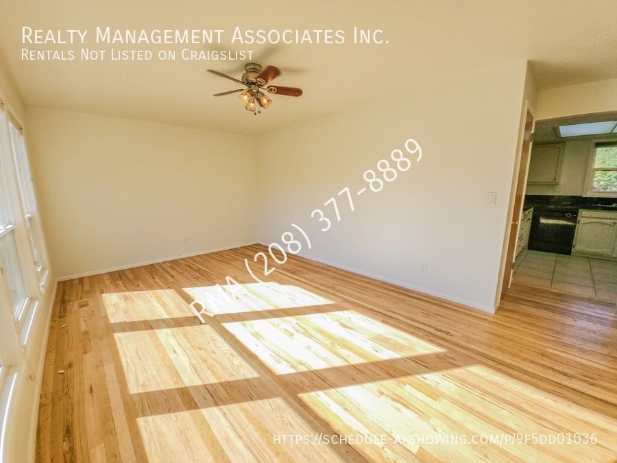 2821 S Annett St - Photo 4 of 23