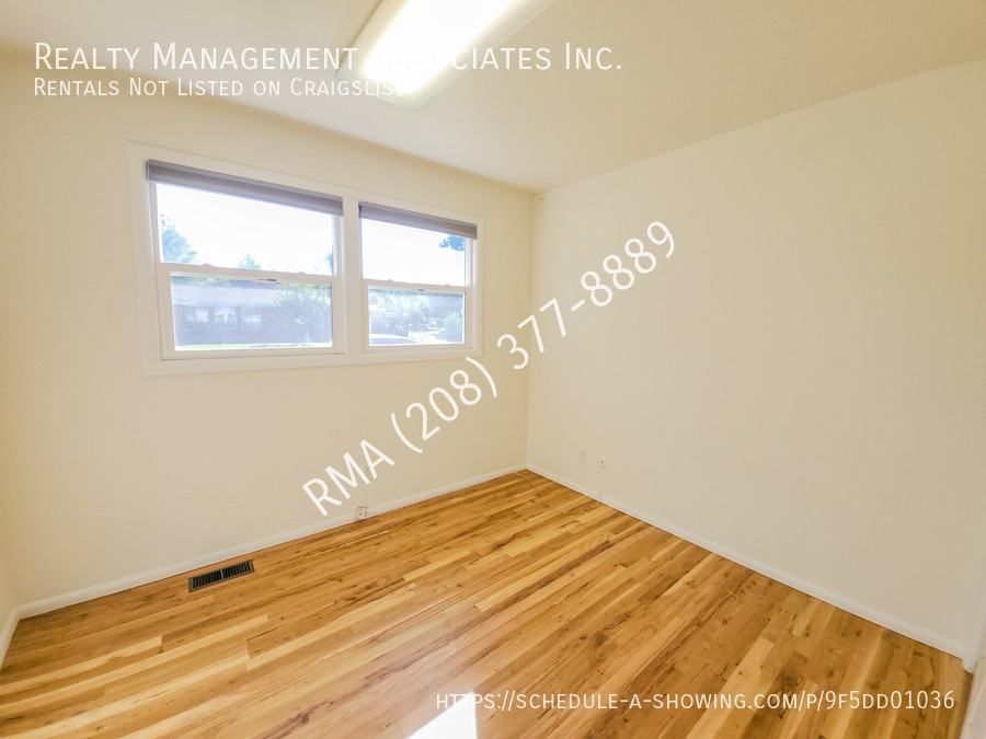 2821 S Annett St - Photo 6 of 23