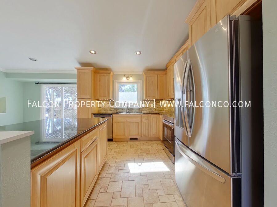 1861 Powder River Dr - Photo 4 of 16