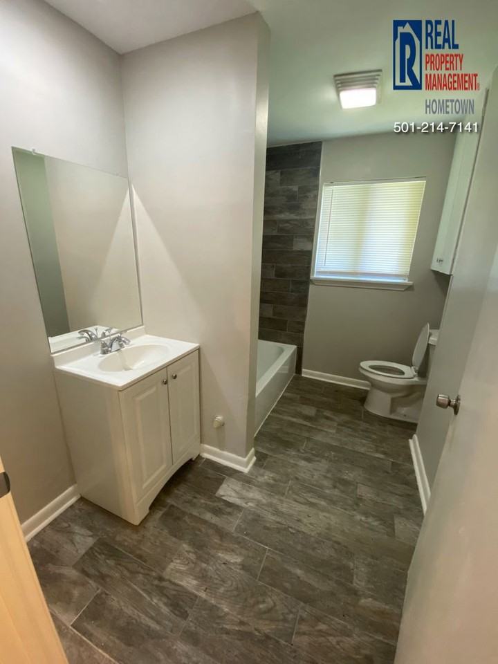 501 Warren St - Photo 3 of 13