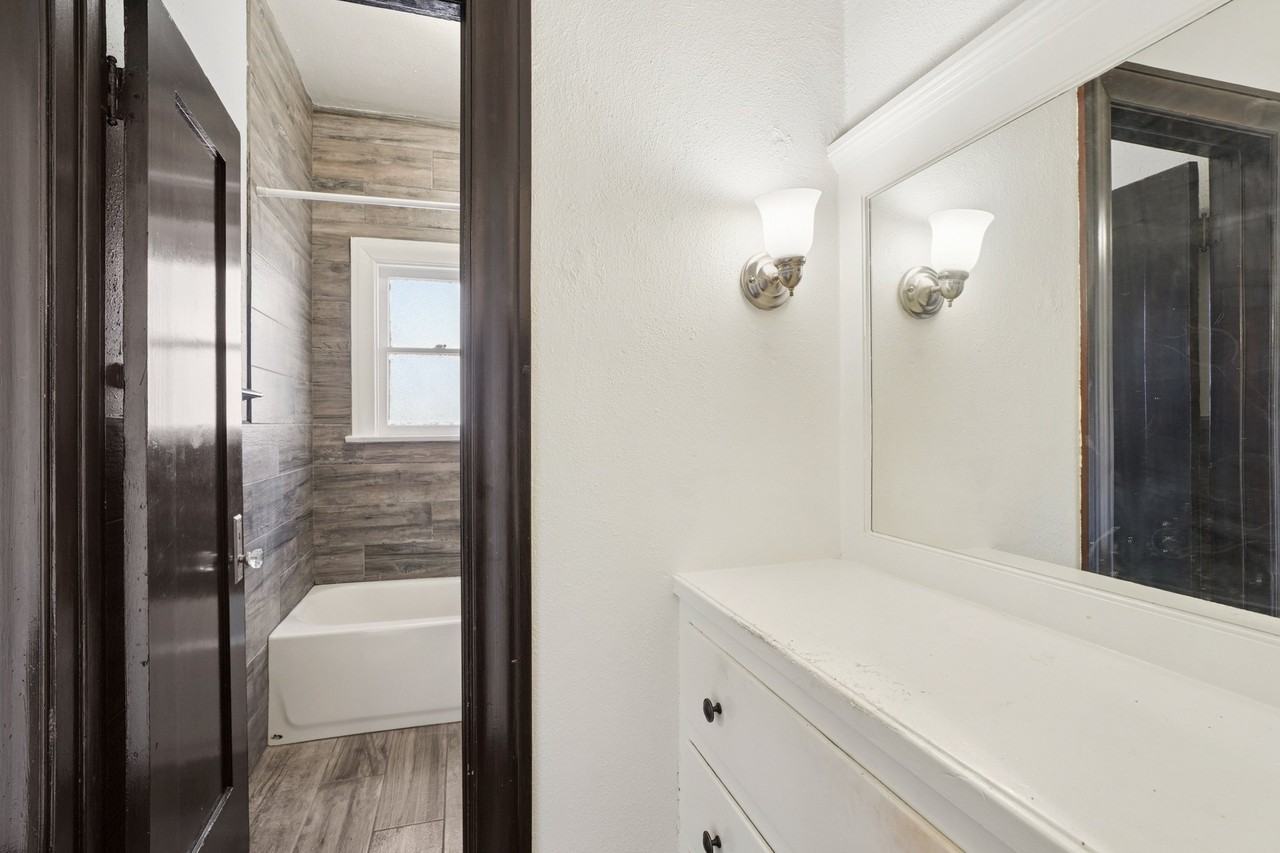 2014 Torrance Blvd. - Photo 5 of 19