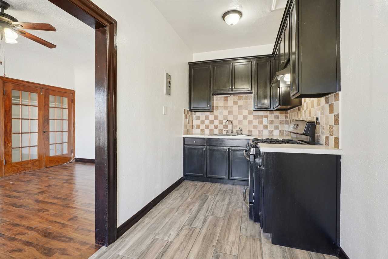 2014 Torrance Boulevard - Photo 2 of 19