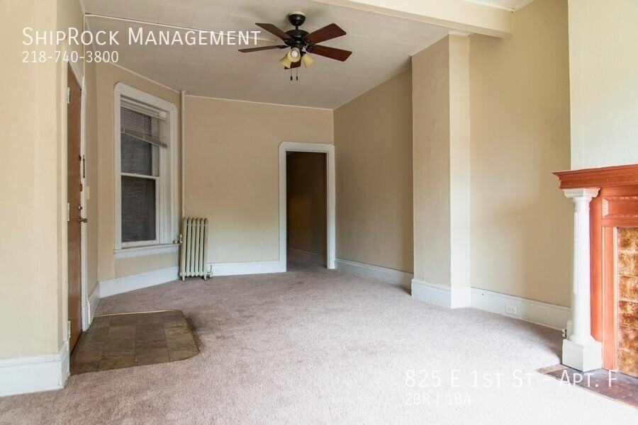 825 E 1st St #F - Photo 3 of 19