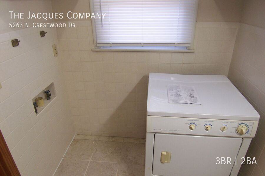 5263 N Crestwood Dr - Photo 5 of 17