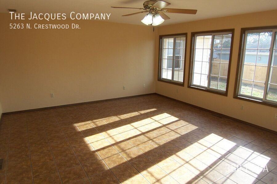 5263 N Crestwood Dr - Photo 6 of 17