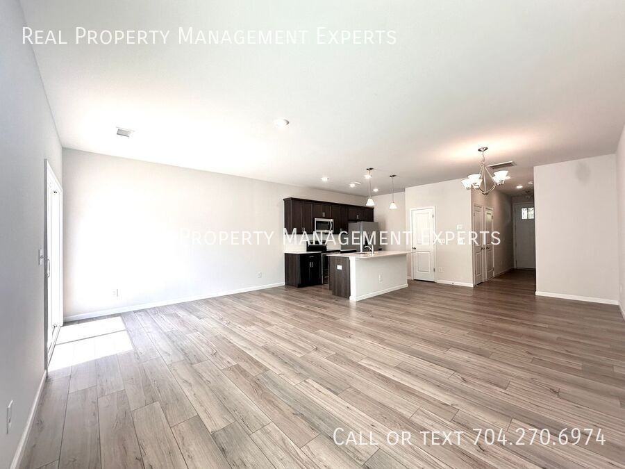 58 Woodsdale Pl Se - Photo 5 of 18