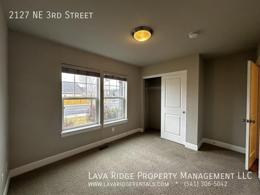 2127 Ne 3rd St - Photo 4 of 25