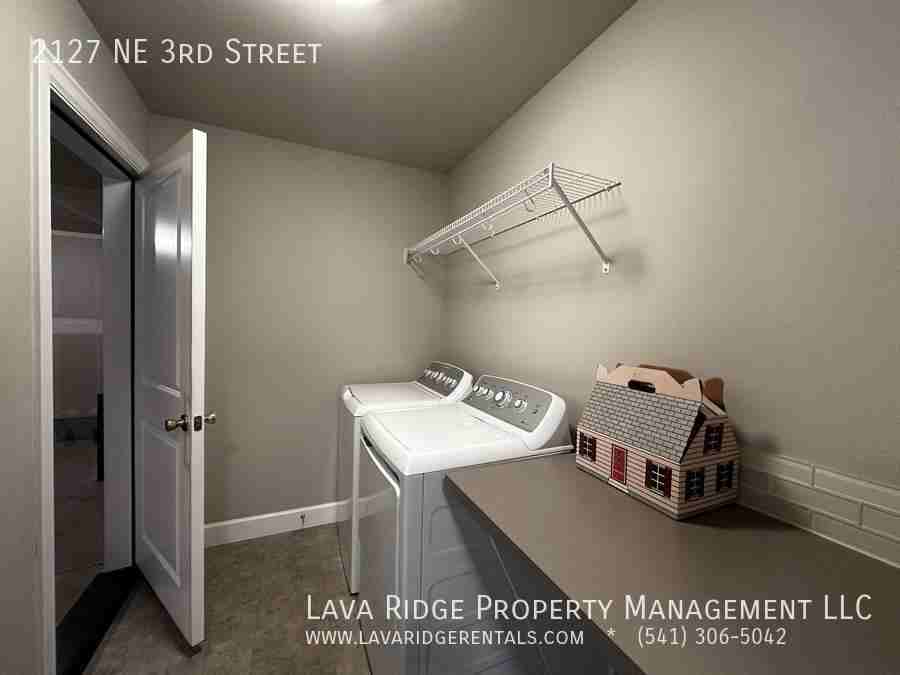 2127 Ne 3rd St - Photo 7 of 25