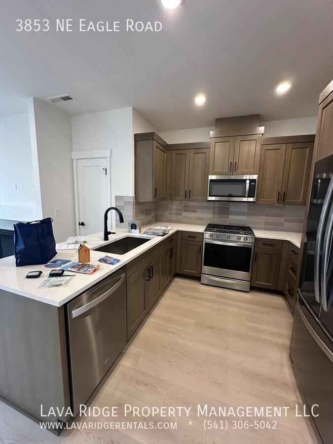 3853 Eagle Rd - Photo 5 of 32