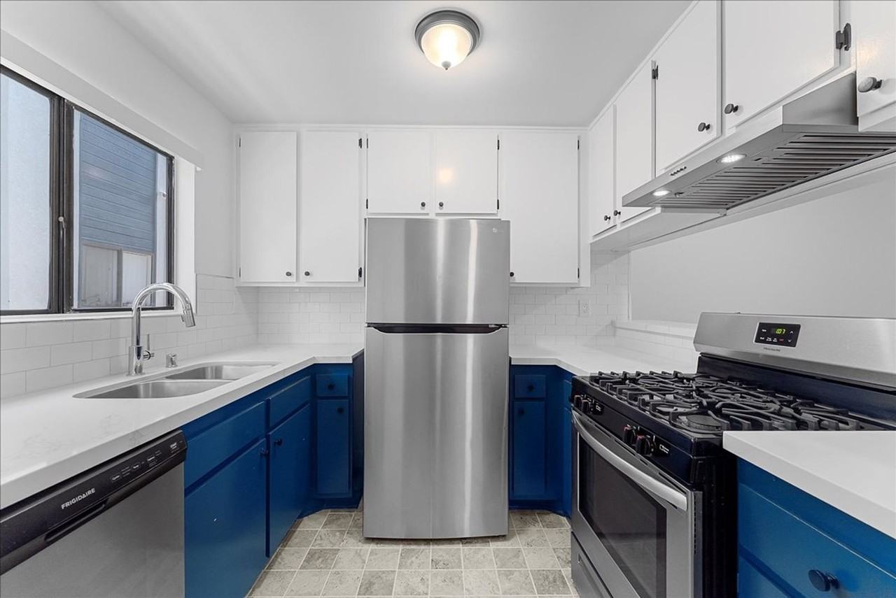 448 W Windsor Rd #02 - Photo 4 of 24