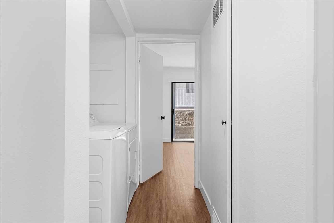 448 W Windsor Rd #02 - Photo 7 of 24