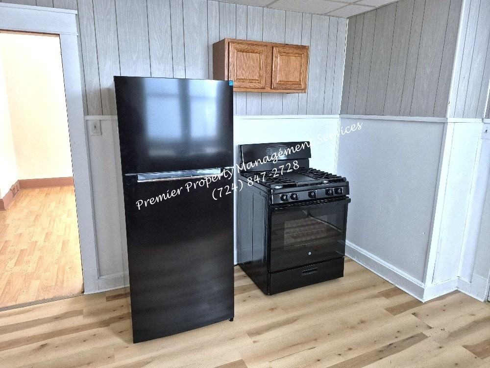 1305 Irwin Street - Photo 6 of 14