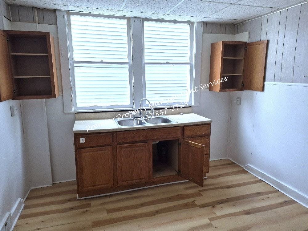 1305 Irwin Street - Photo 7 of 14