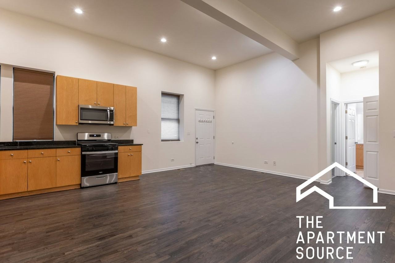 1260 North Greenview Avenue, Unit 1 - Photo 2 of 22