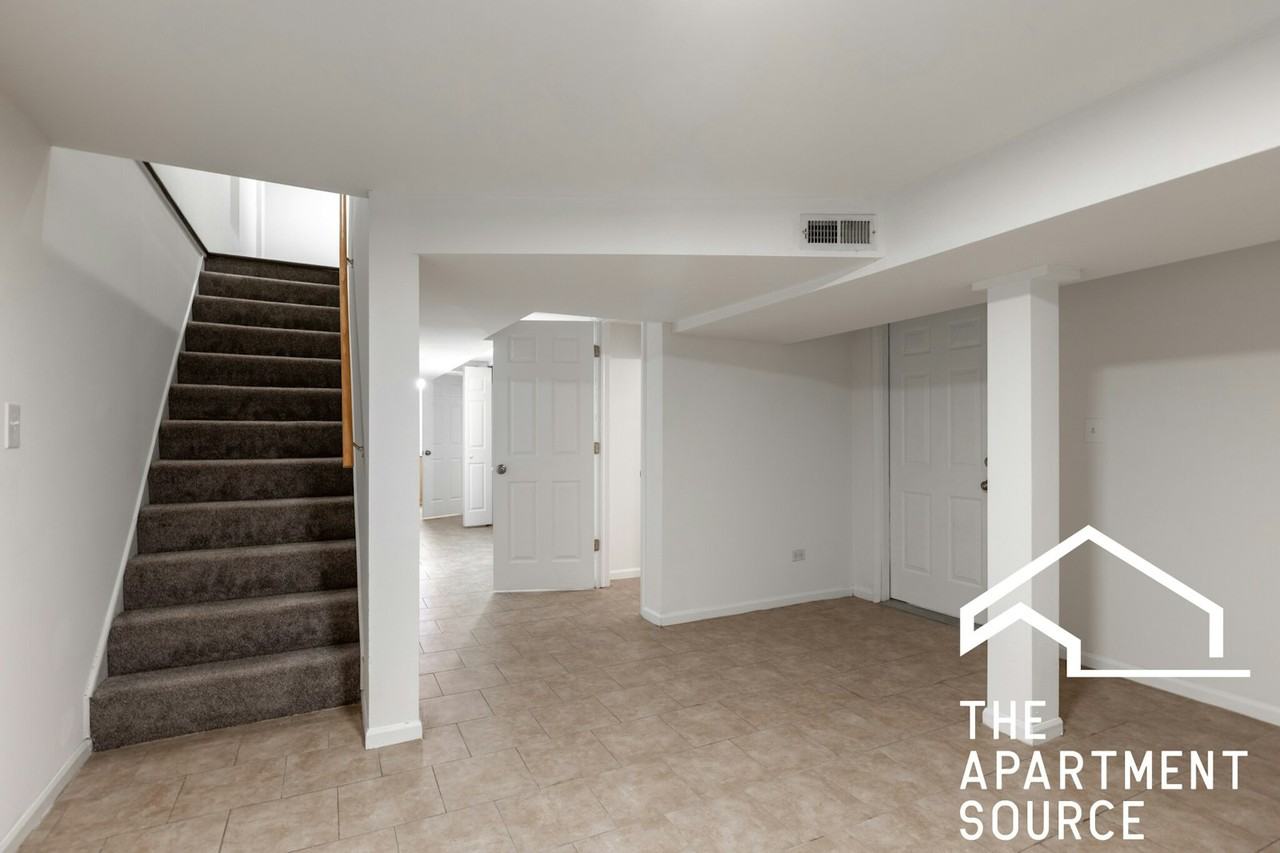 1260 North Greenview Avenue, Unit 1 - Photo 5 of 22