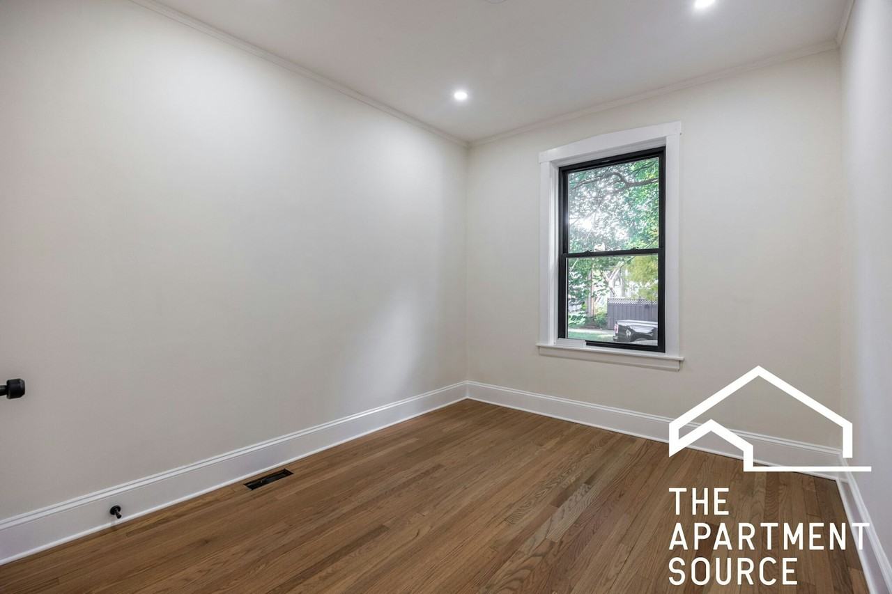 4638 North Hamilton Avenue, Unit 1N - Photo 3 of 18