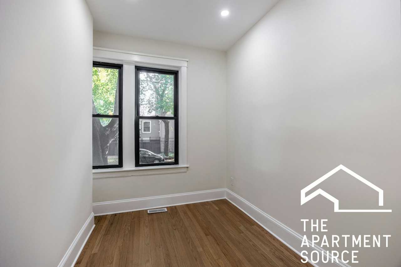 4638 North Hamilton Avenue, Unit 1N - Photo 5 of 18