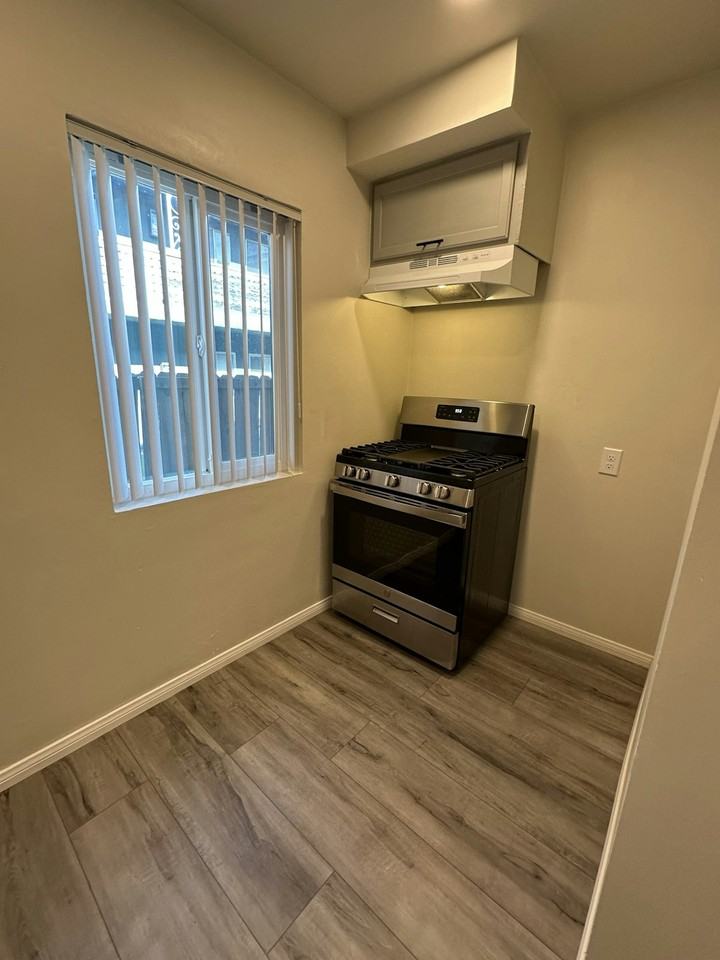 1101 Daisy Avenue, Unit 5 - Photo 2 of 5