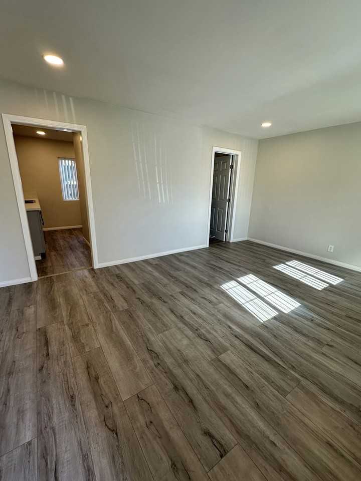 1101 Daisy Avenue, Unit 5 - Photo 3 of 5