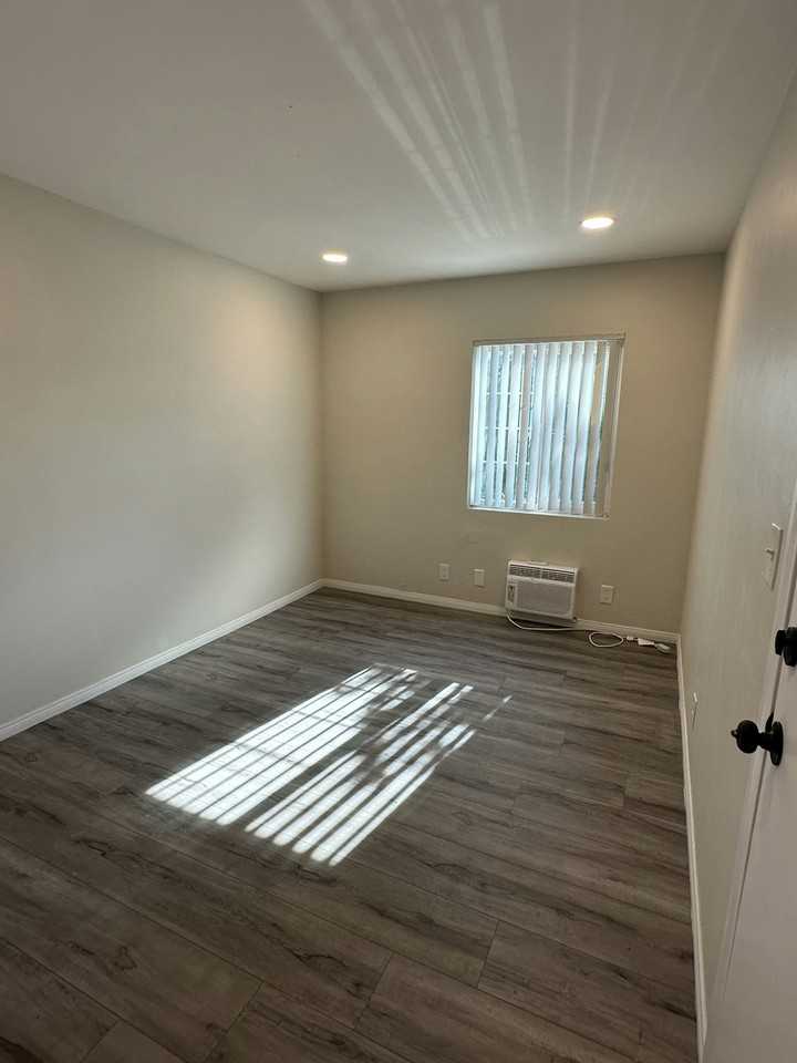 1101 Daisy Avenue, Unit 2 - Photo 6 of 12