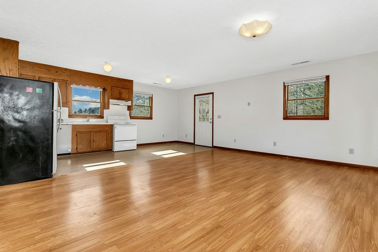 1 Cobble Drive, Unit B - Photo 3 of 28