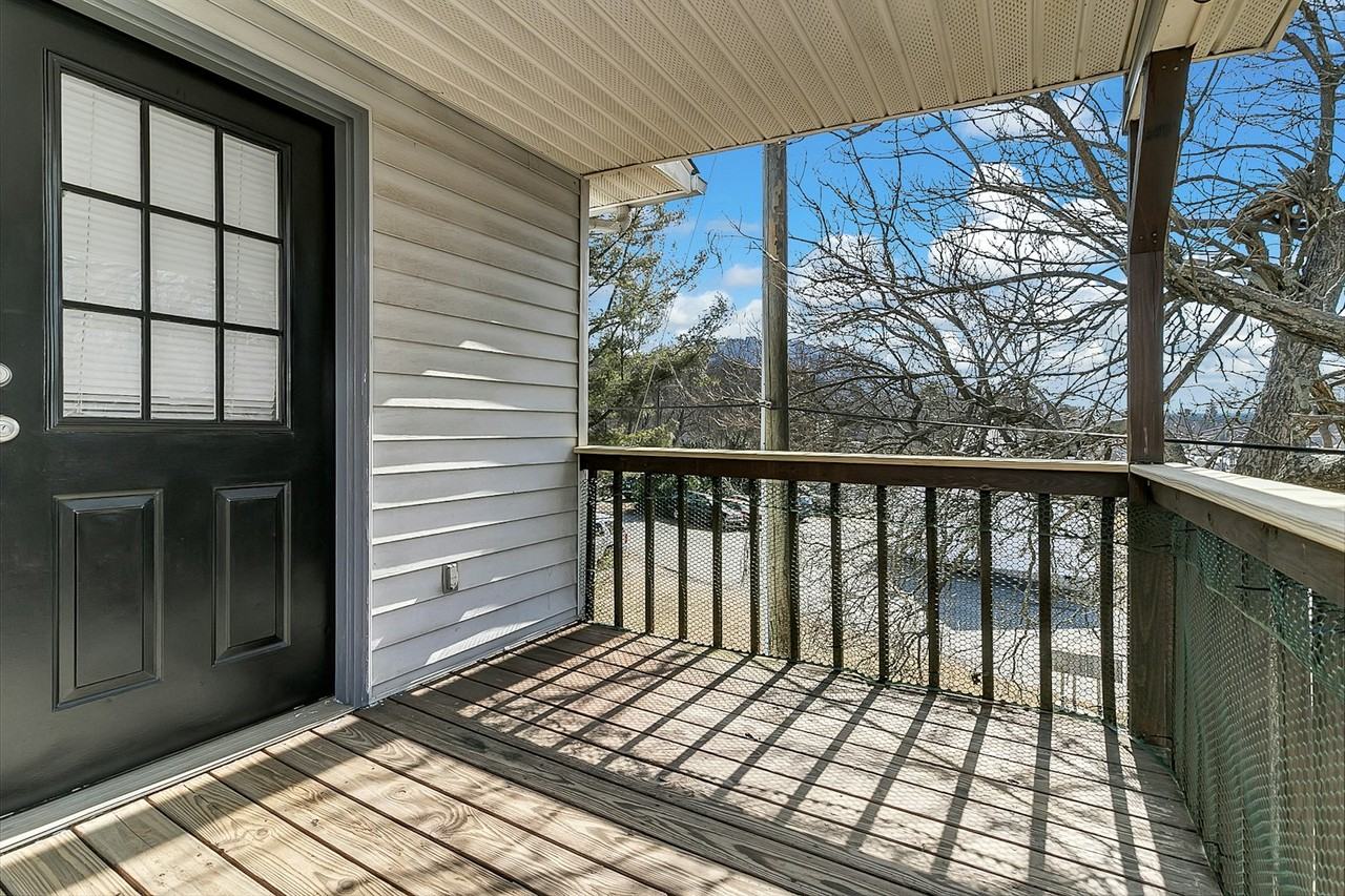 1 Cobble Drive, Unit B - Photo 4 of 28