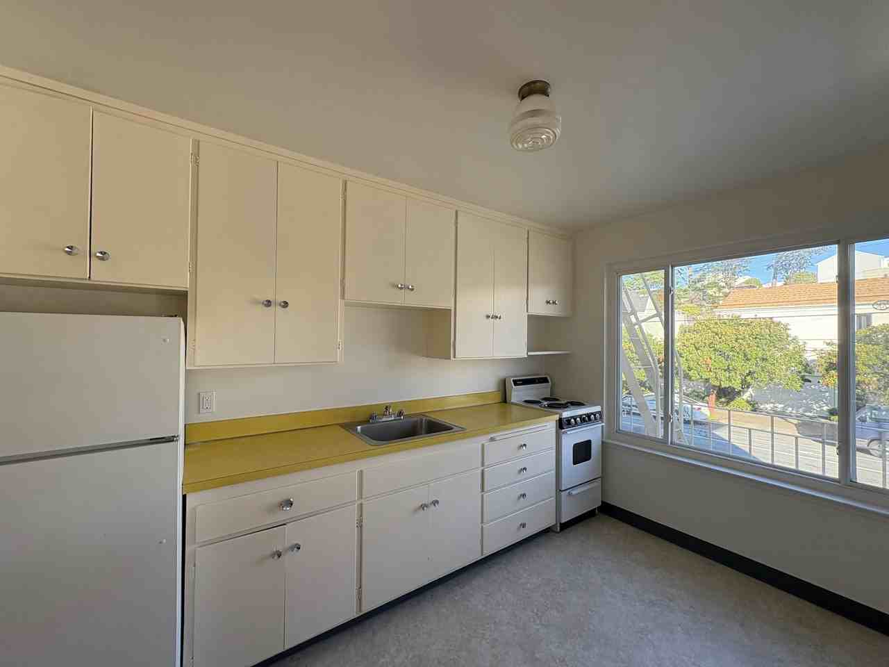 2901 Cabrillo Street, Unit 3 - Photo 4 of 21