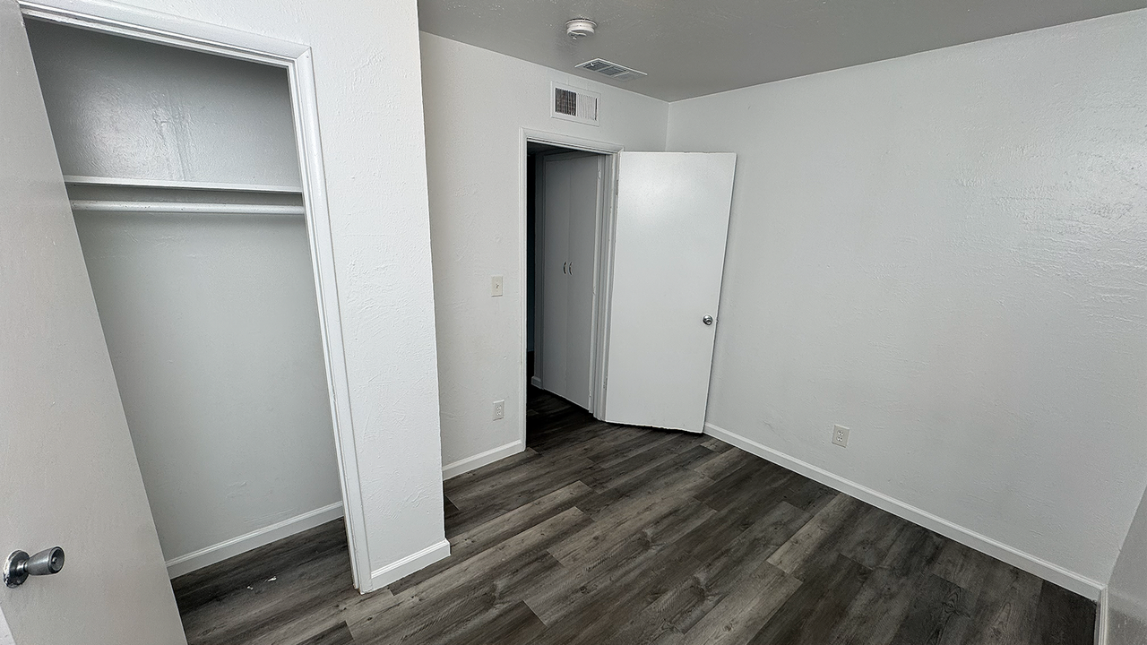 1319 J Street, Unit B - Photo 5 of 15