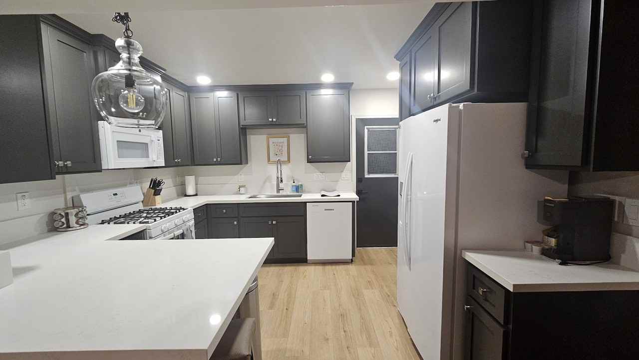 6025 Dipper Street - Photo 4 of 19