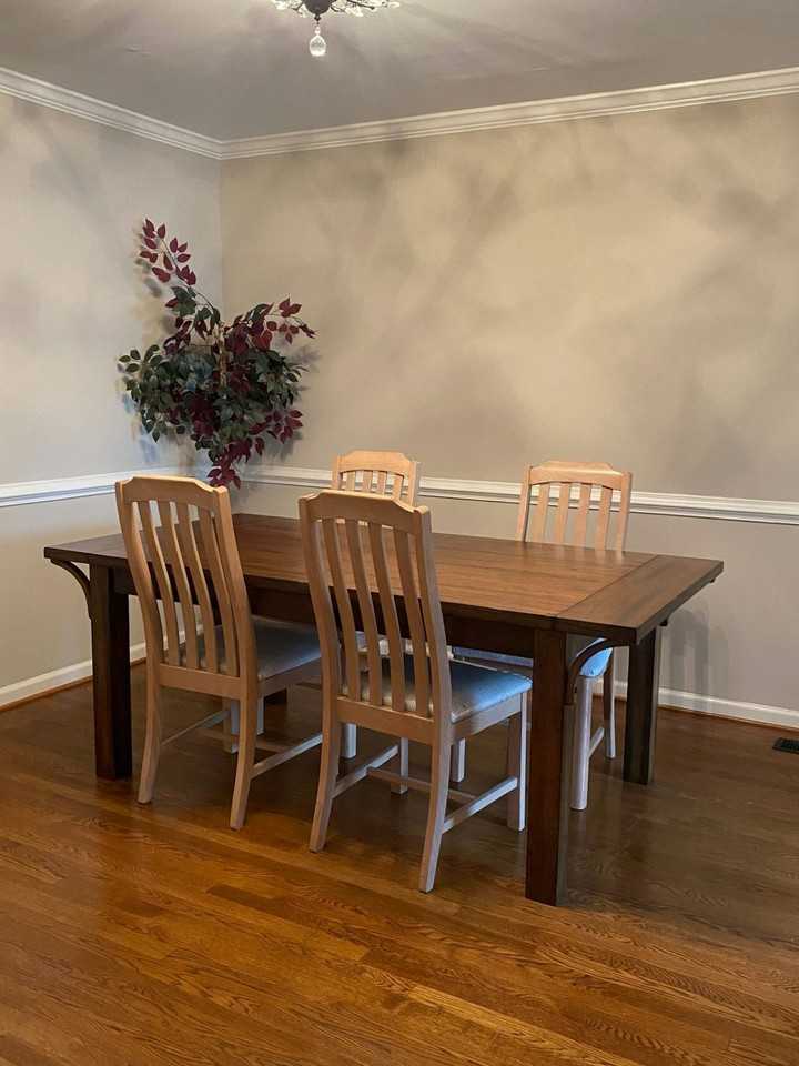 557 Tiffany Court - Photo 4 of 9