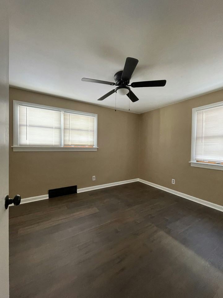 4273 Delridge Dr - Photo 7 of 8