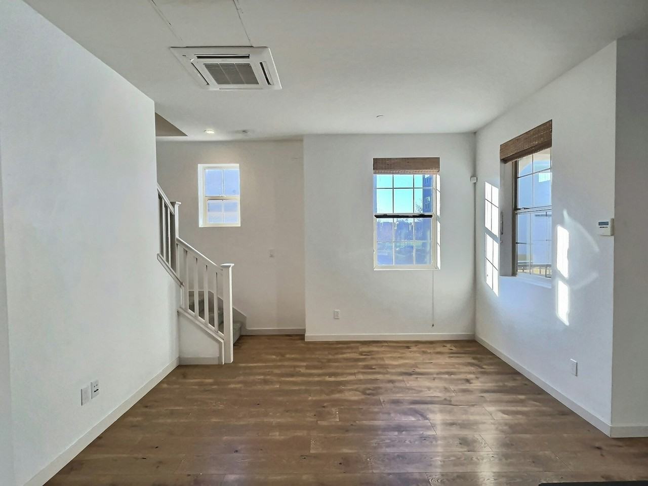 475 Tailoff Ln - Photo 3 of 10