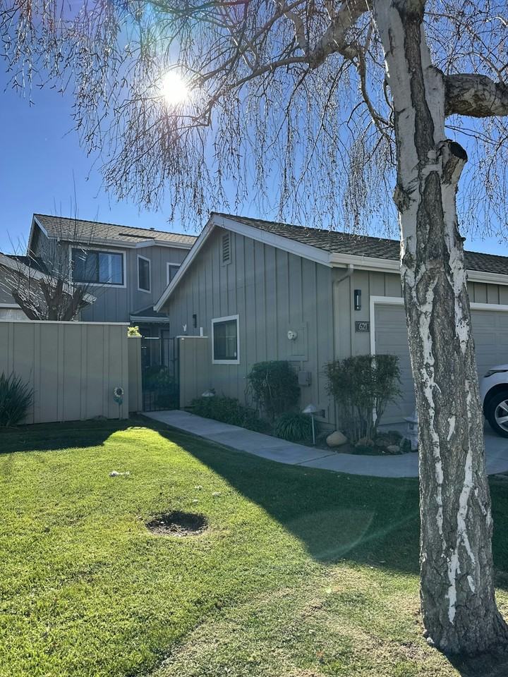 621 Helen Court - Photo 2 of 23