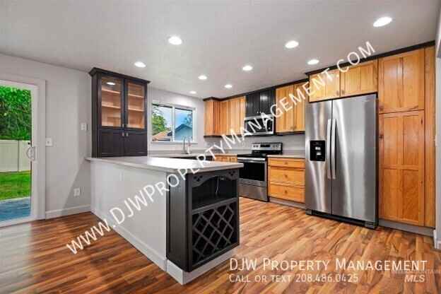 3408 Colorado Ave - Photo 4 of 14