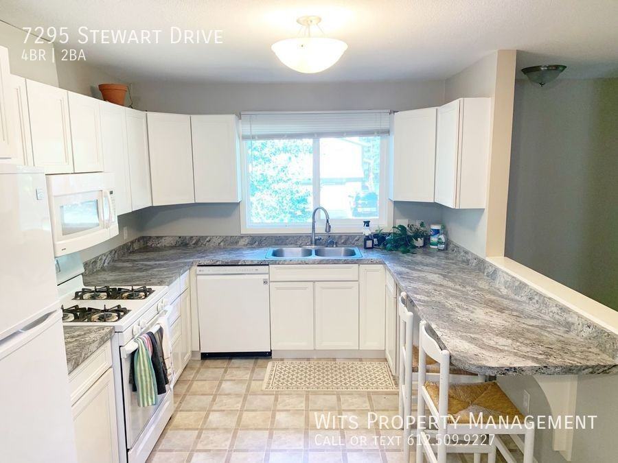 7295 Stewart Dr - Photo 3 of 20