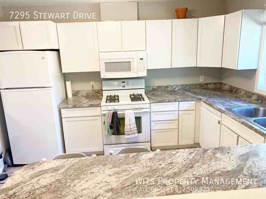 7295 Stewart Dr - Photo 4 of 20
