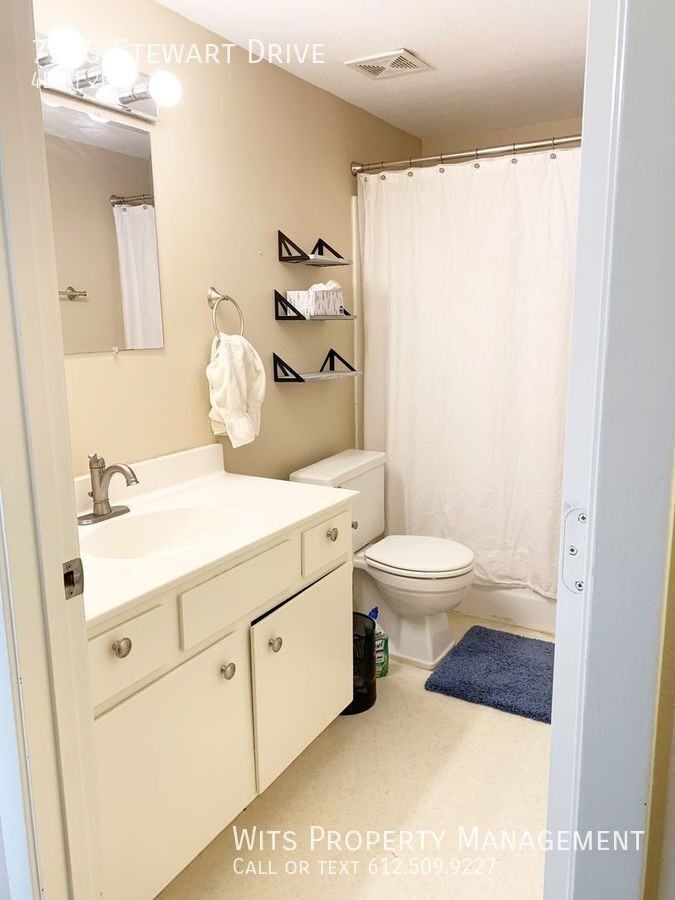 7295 Stewart Dr - Photo 5 of 20