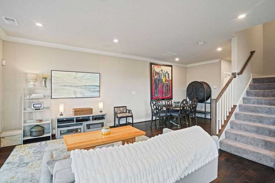 820 Fern Pl Nw #19C - Photo 3 of 34