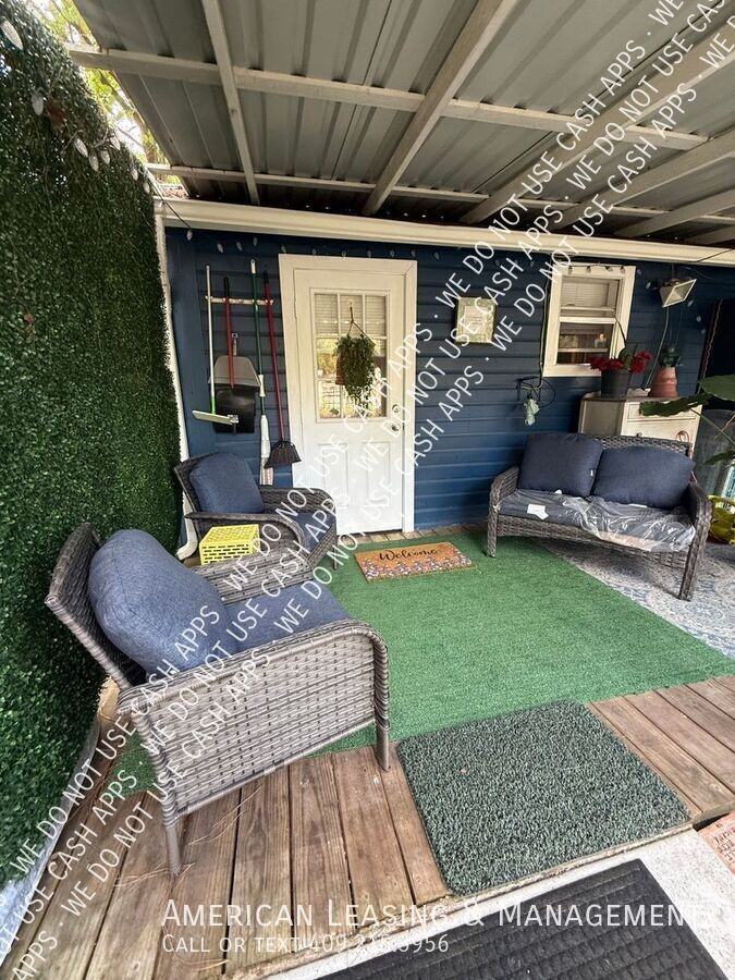 803 Markus Ave #B - Photo 3 of 19