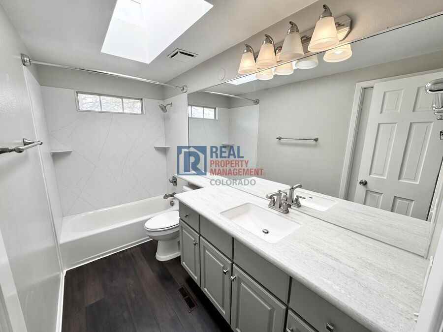 2022 S Helena St Apt B - Photo 6 of 13