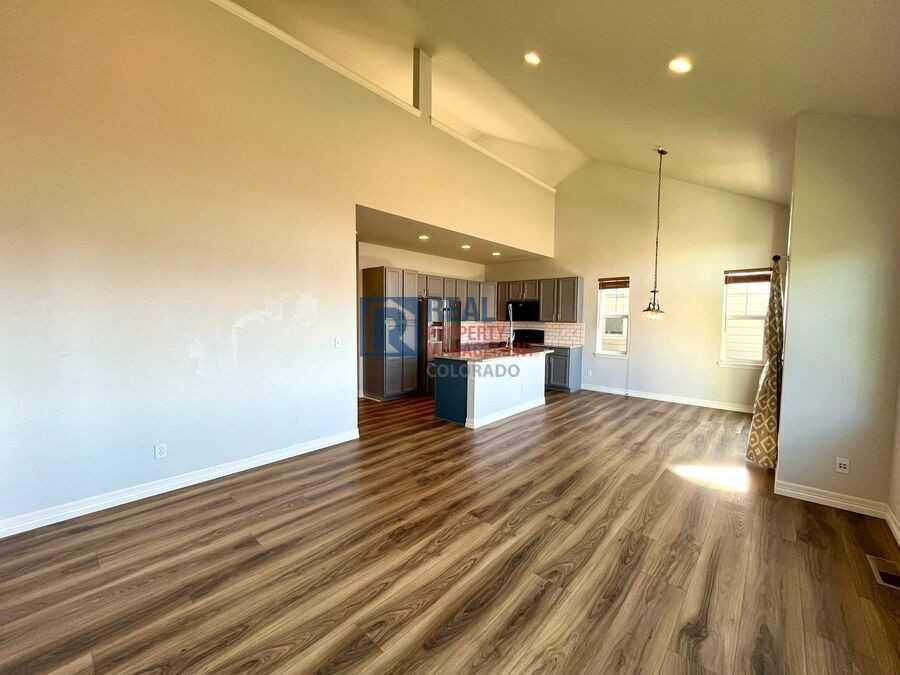 7665 Buckeye Tree Ln - Photo 2 of 30