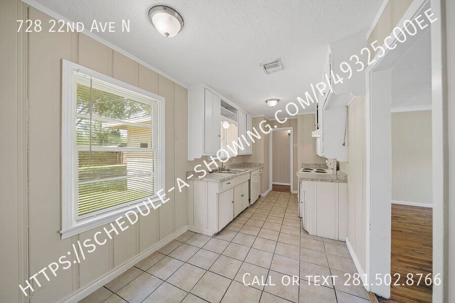 728 22nd Ave N - Photo 4 of 11