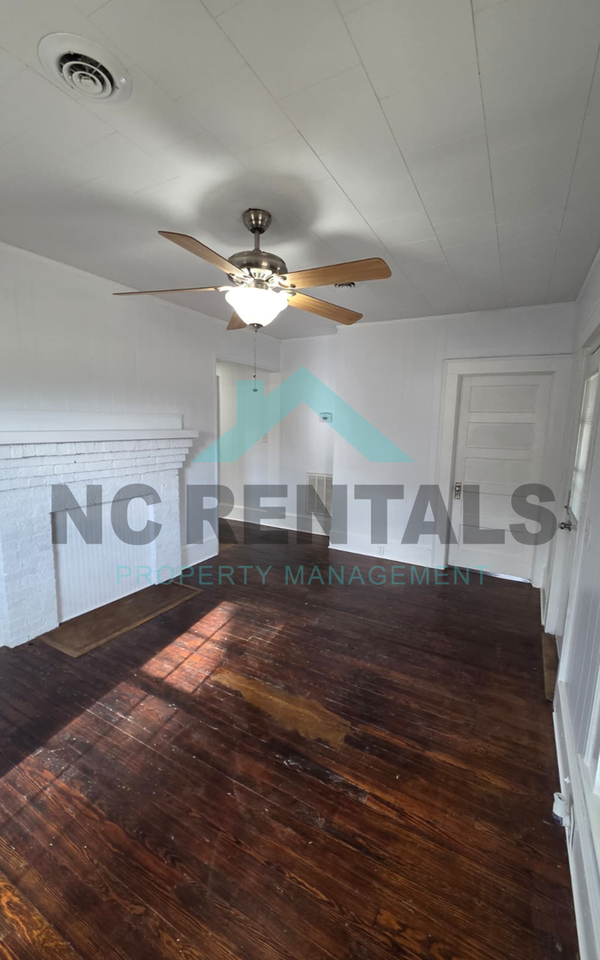 204 N 6th Ave - Photo 5 of 24