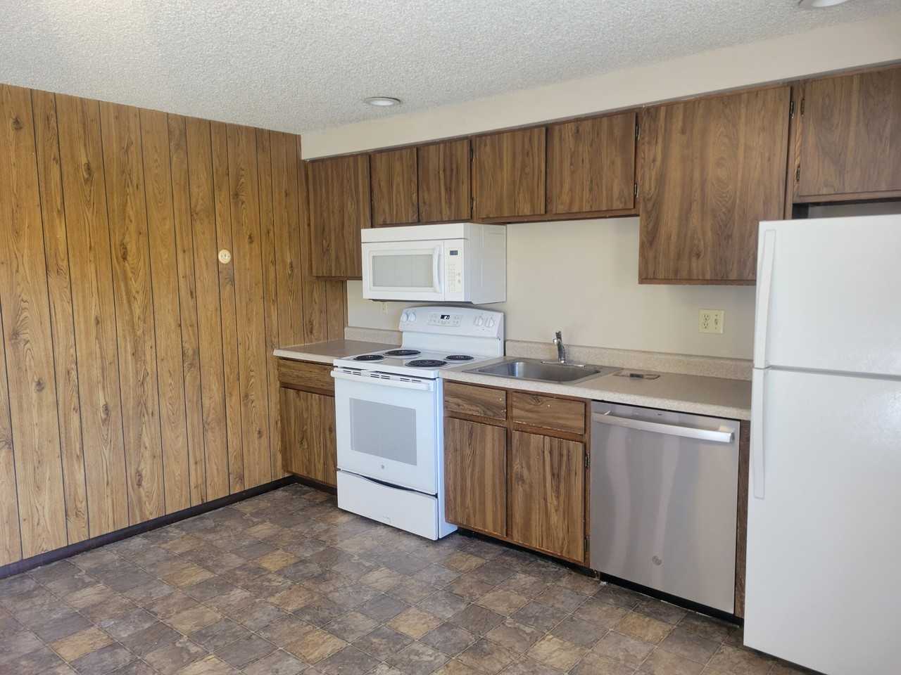 1033 E Broadway - 1033 1/2 #1033-1-2 - Photo 4 of 13