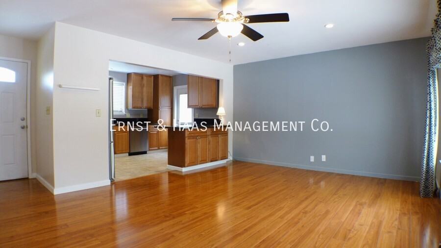 3138 Shadypark Dr - Photo 4 of 30