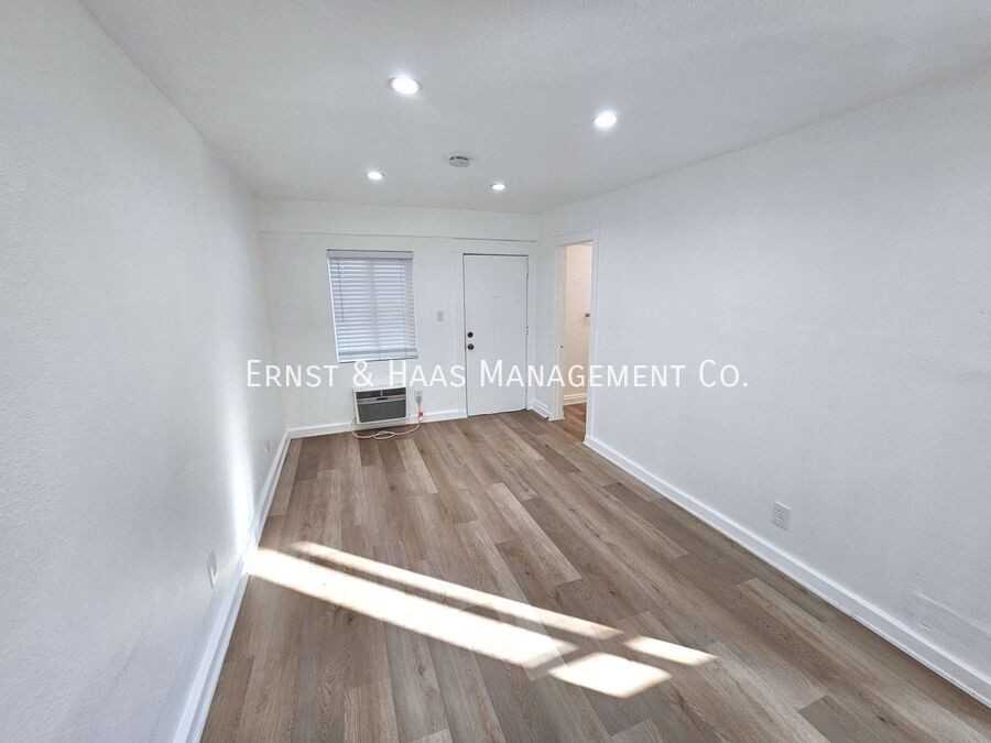 1527 Junipero Ave #15 - Photo 3 of 7